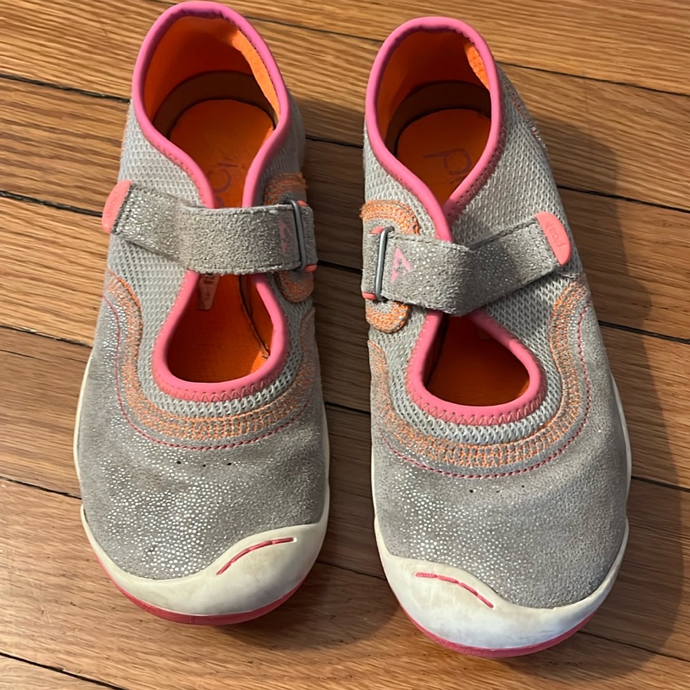 Kids Plae Silver Sneaker